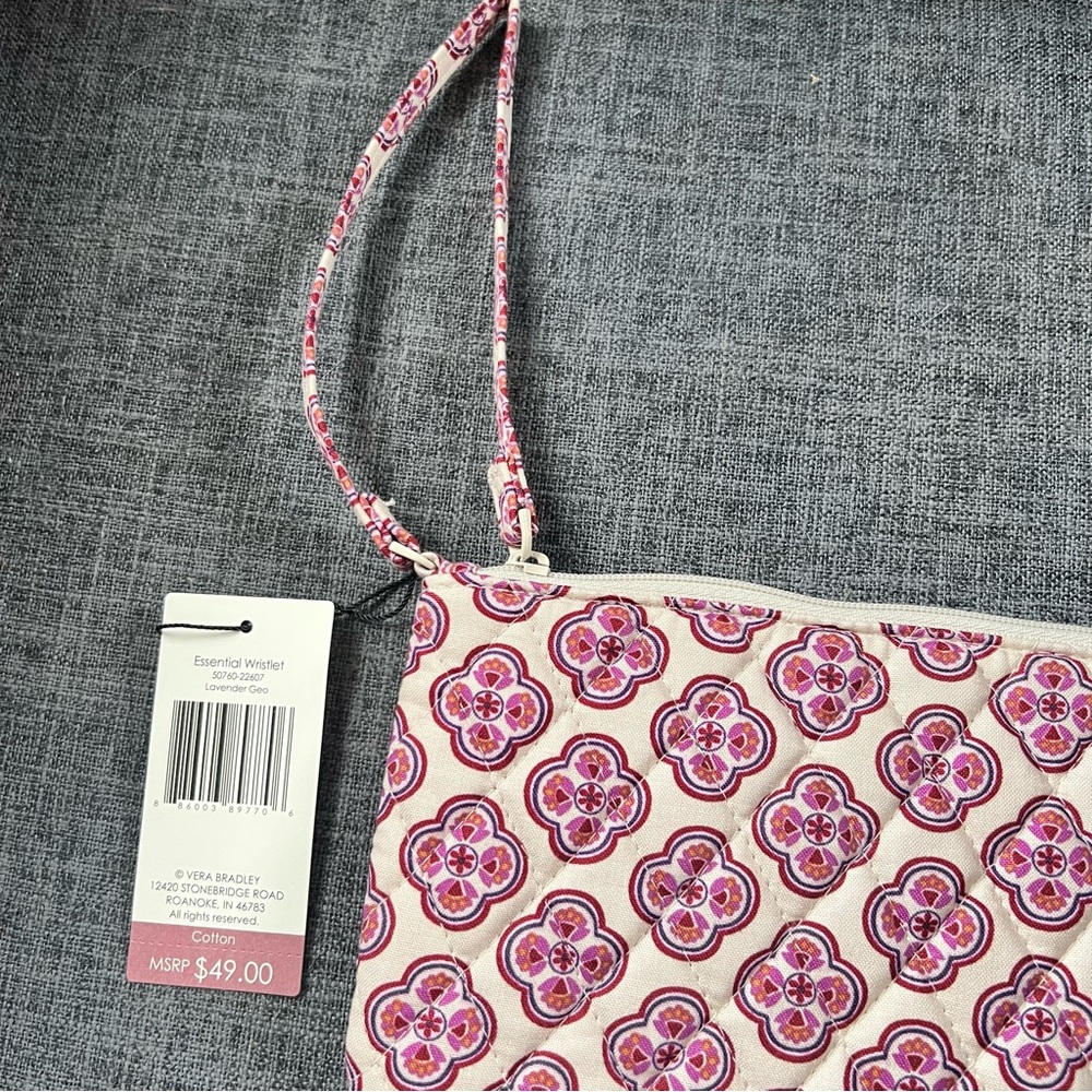 NWT Vera Bradley Lavender Geo Essential Wristlet. Cotton quilted. - Picture 6 of 9
